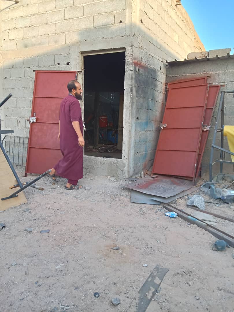 Puertas en proceso de instalación